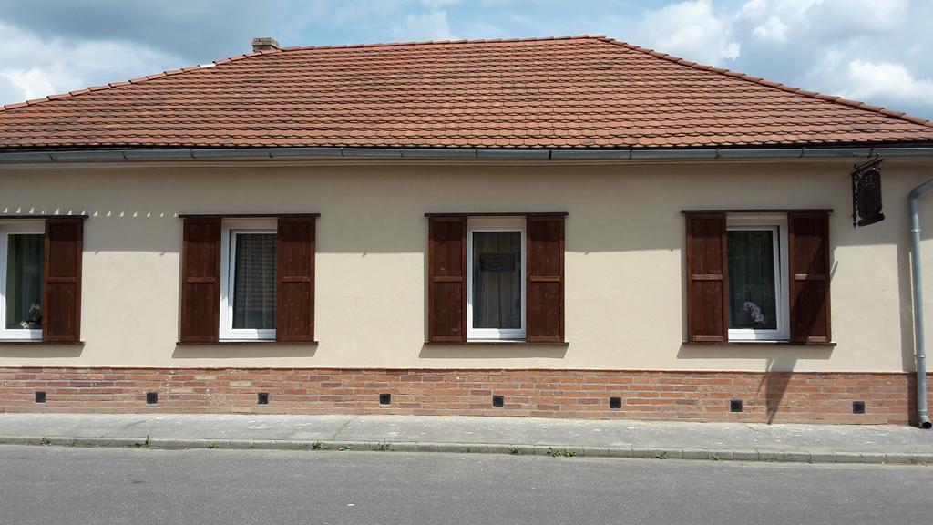 Reka Vendeghaz Hotell Tokaj Exteriör bild