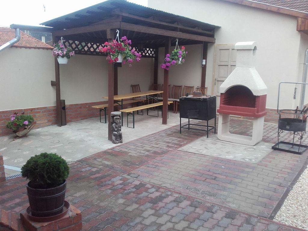 Reka Vendeghaz Hotell Tokaj Exteriör bild